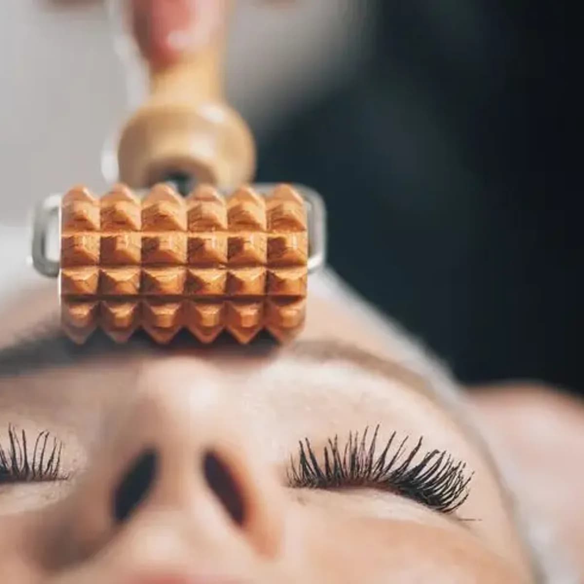 Maderoterapia Facial
