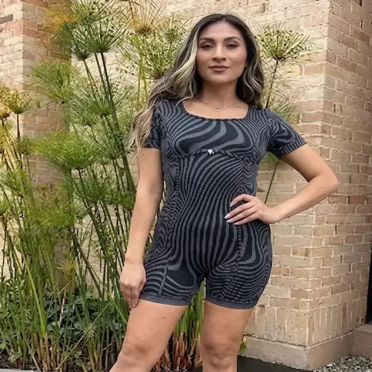 MONO IMPORTADO SHORT GRIS
