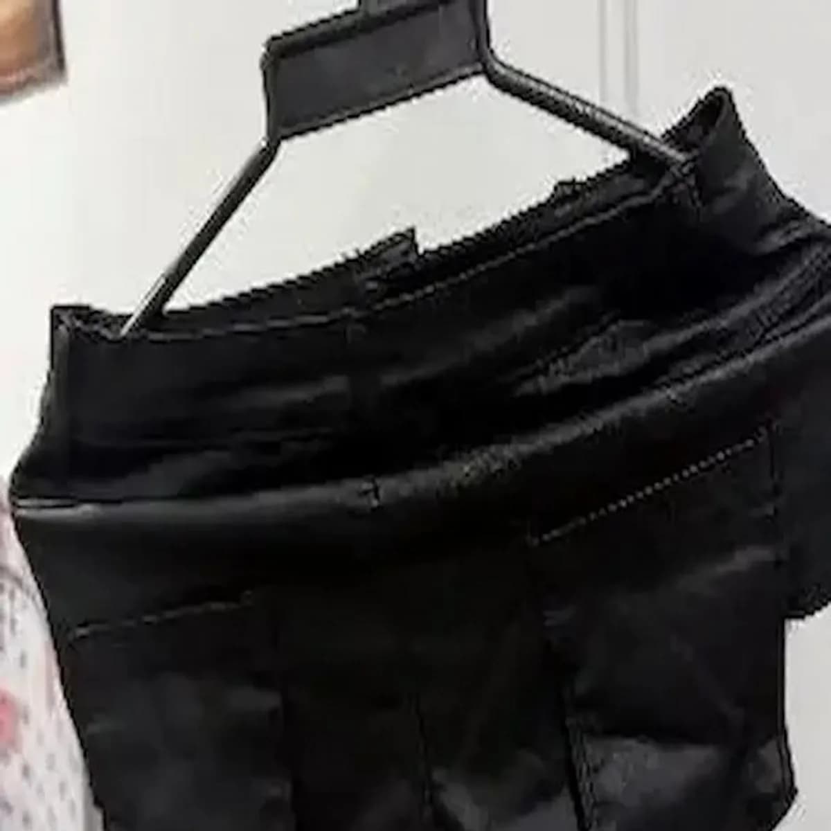 SHORT NEGRO CUERINA