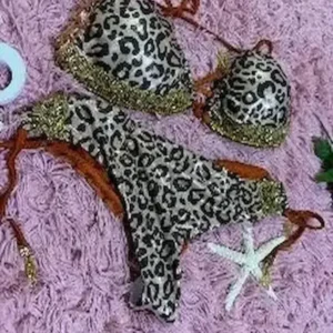 BIKINI DOS PIEZAS PIEDRAS