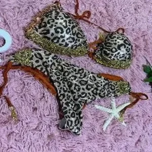 BIKINI DOS PIEZAS PIEDRAS