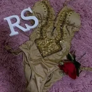 BODIE BIKINI CON PIEDRAS