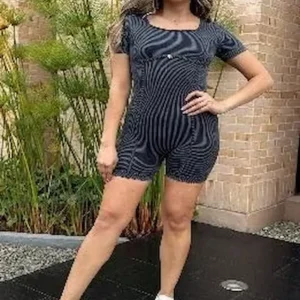 MONO IMPORTADO SHORT GRIS