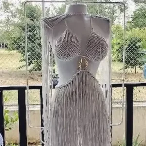 VESTIDO CON HOMBRERAS WHITE